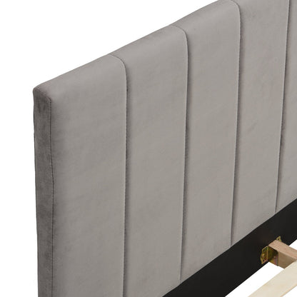 Cadre de lit rembourré en velours Sylvie avec pieds chromés dorés (gris)
