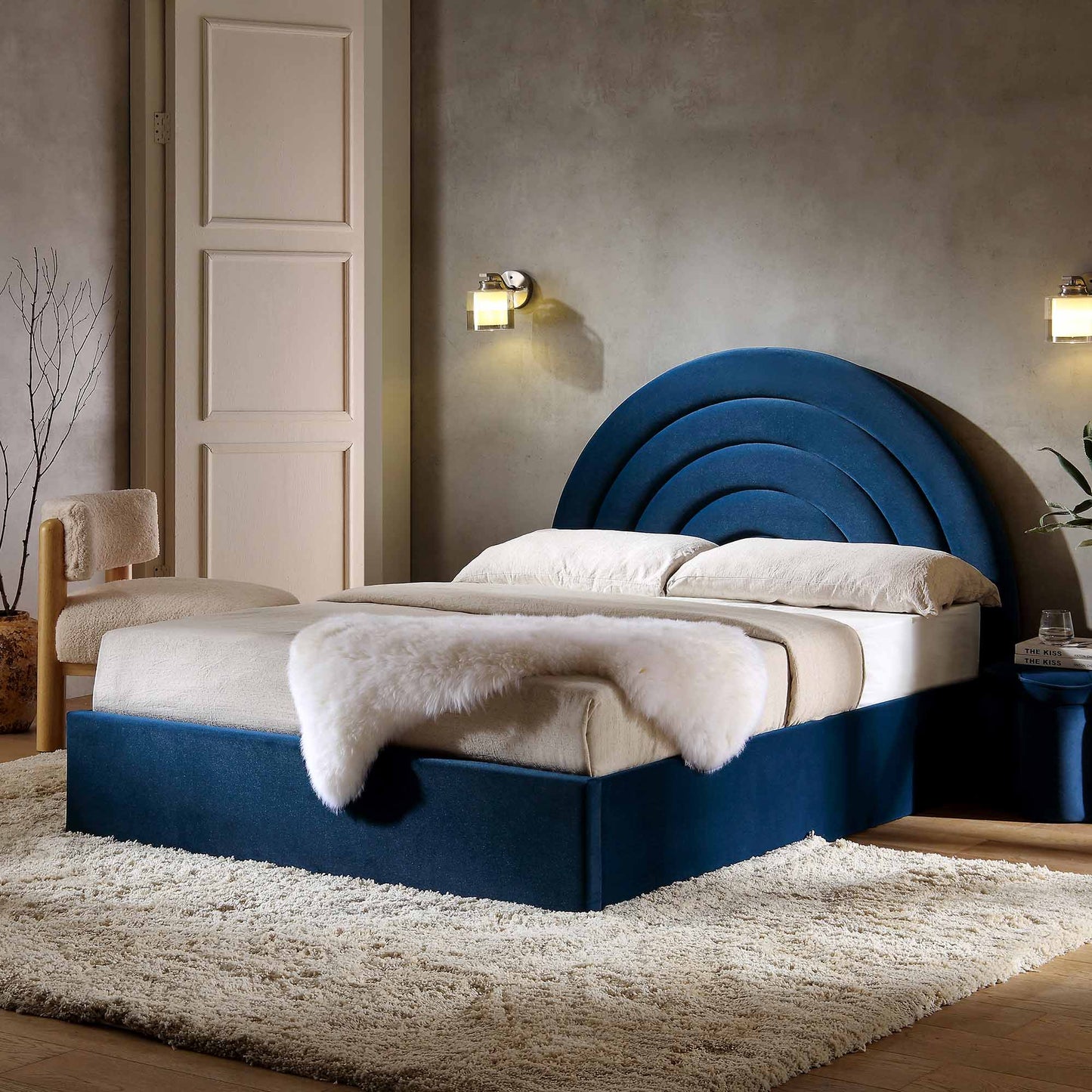 Lit coffre ottoman en velours bleu marine Archer