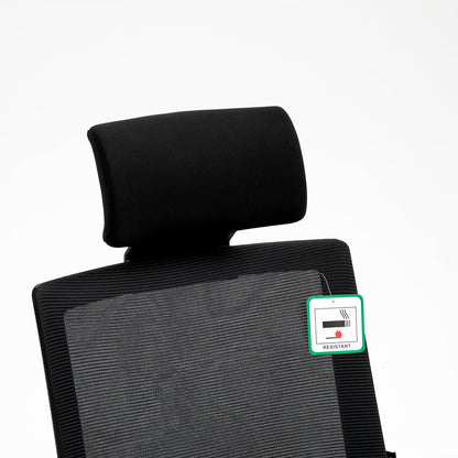 Chaise de bureau Joni à dossier haut en maille avec appui-tête en noir