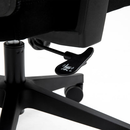 Chaise de bureau Joni à dossier haut en maille avec appui-tête en noir