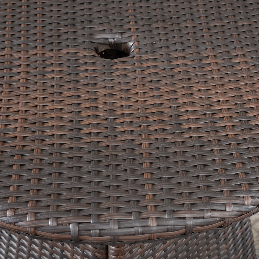 Ensemble bistro d'extérieur 3 pièces en osier Peterson avec coussins par Christopher Knight Home