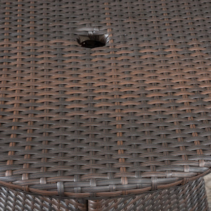 Ensemble bistro d'extérieur 3 pièces en osier Peterson avec coussins par Christopher Knight Home