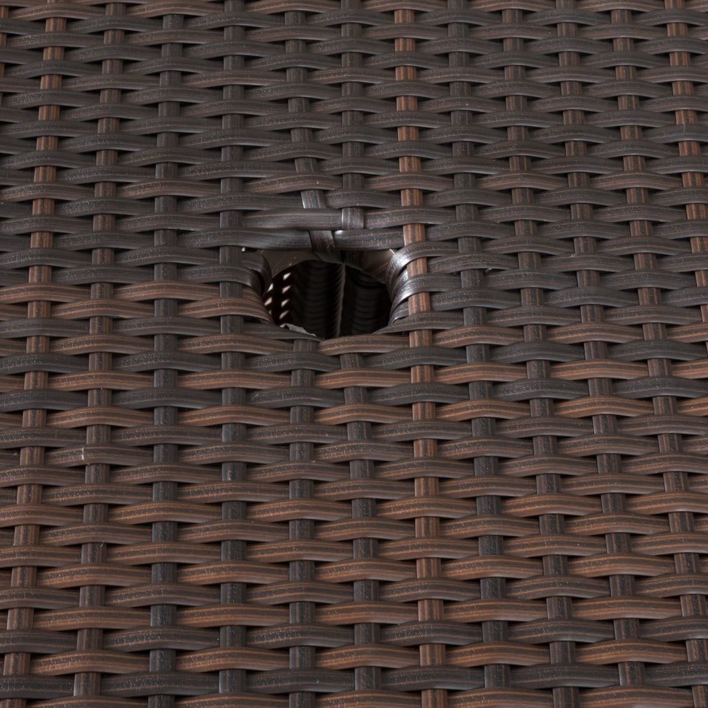 Ensemble bistro d'extérieur 3 pièces en osier Peterson avec coussins par Christopher Knight Home