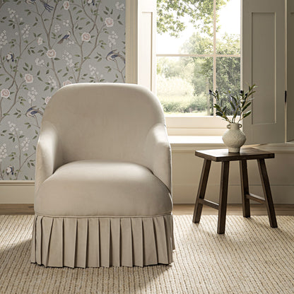 Fauteuil à jupe Calliope, velours beige