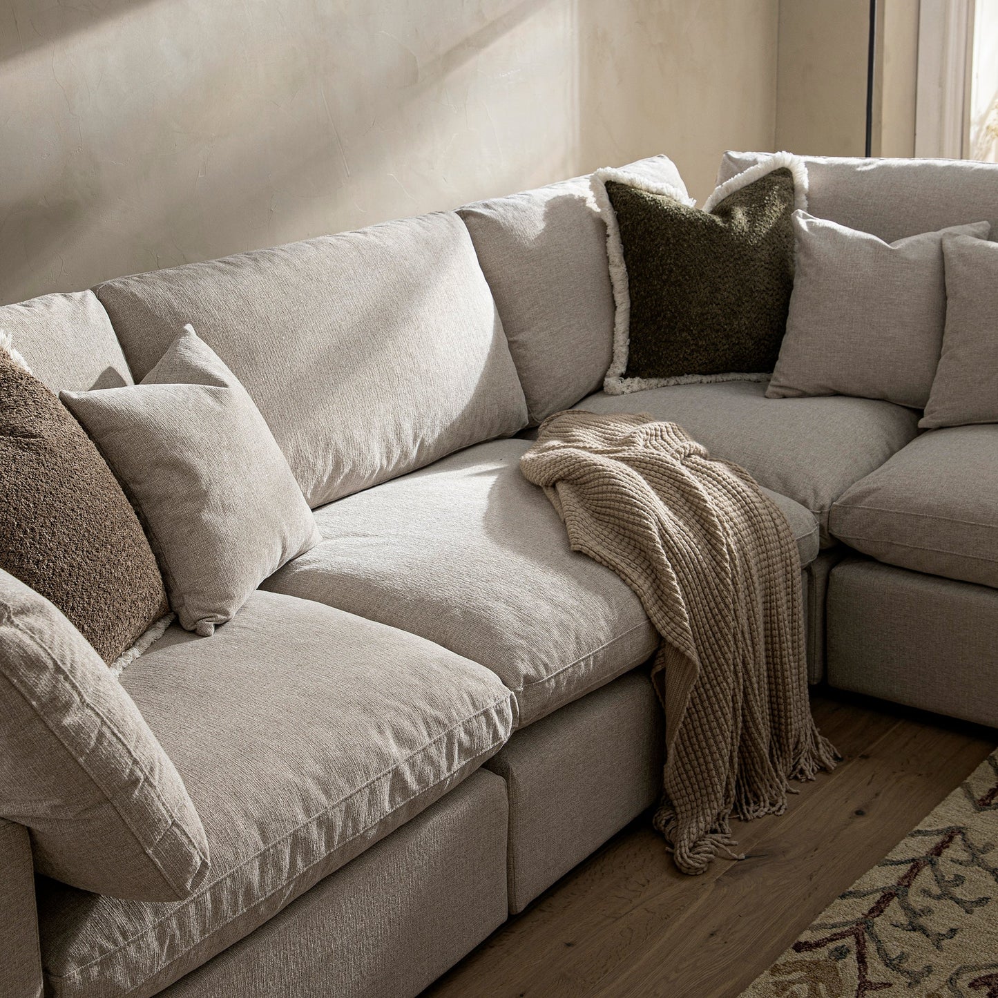 Ensemble de canapés d'angle modulaires Lutyens en mélange de tissus à tissage avoine, 5 pièces