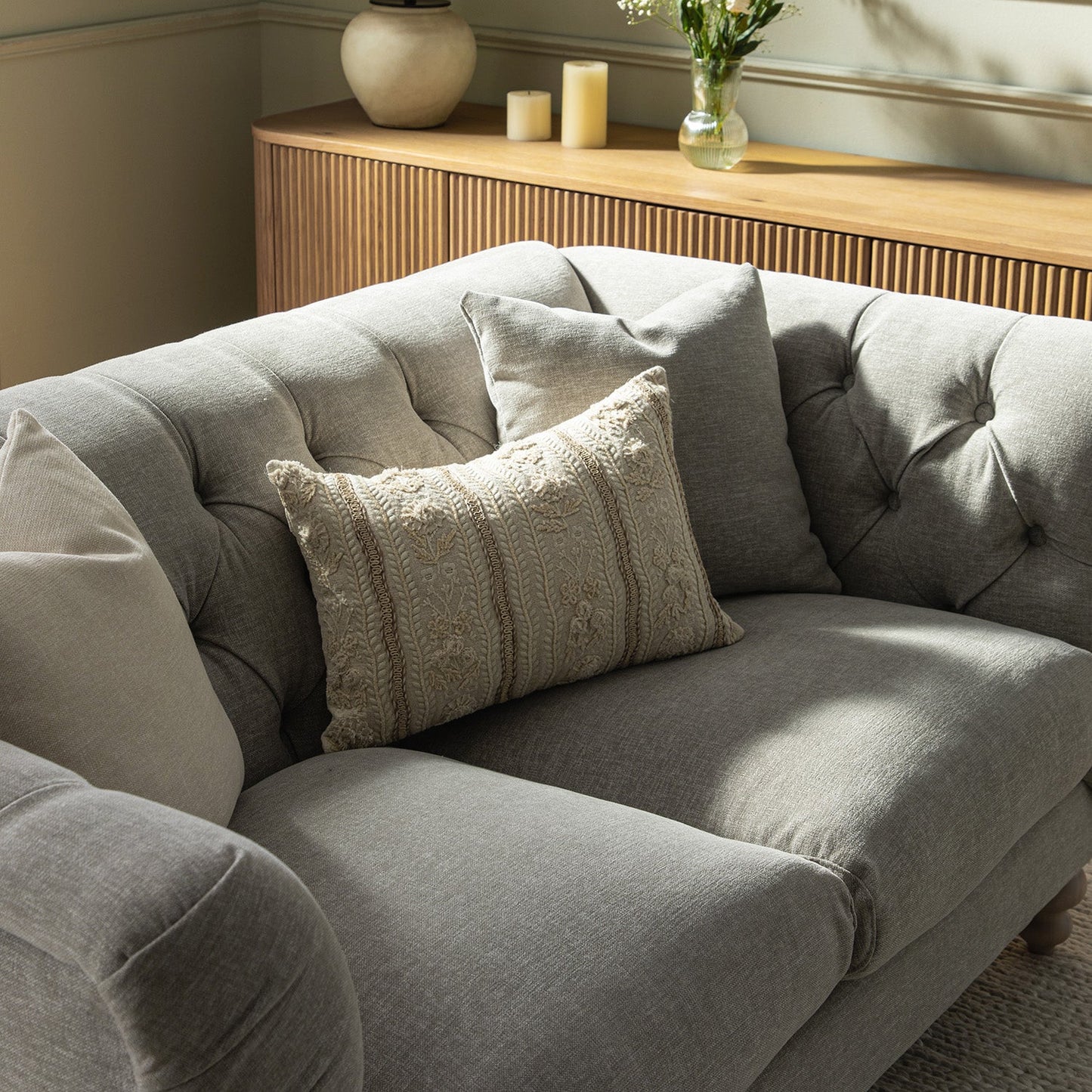 Canapé 2 places Ashby Chesterfield, chenille gris brume