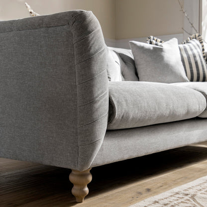 Grand canapé 3 places Ashby Chesterfield, chenille gris brume