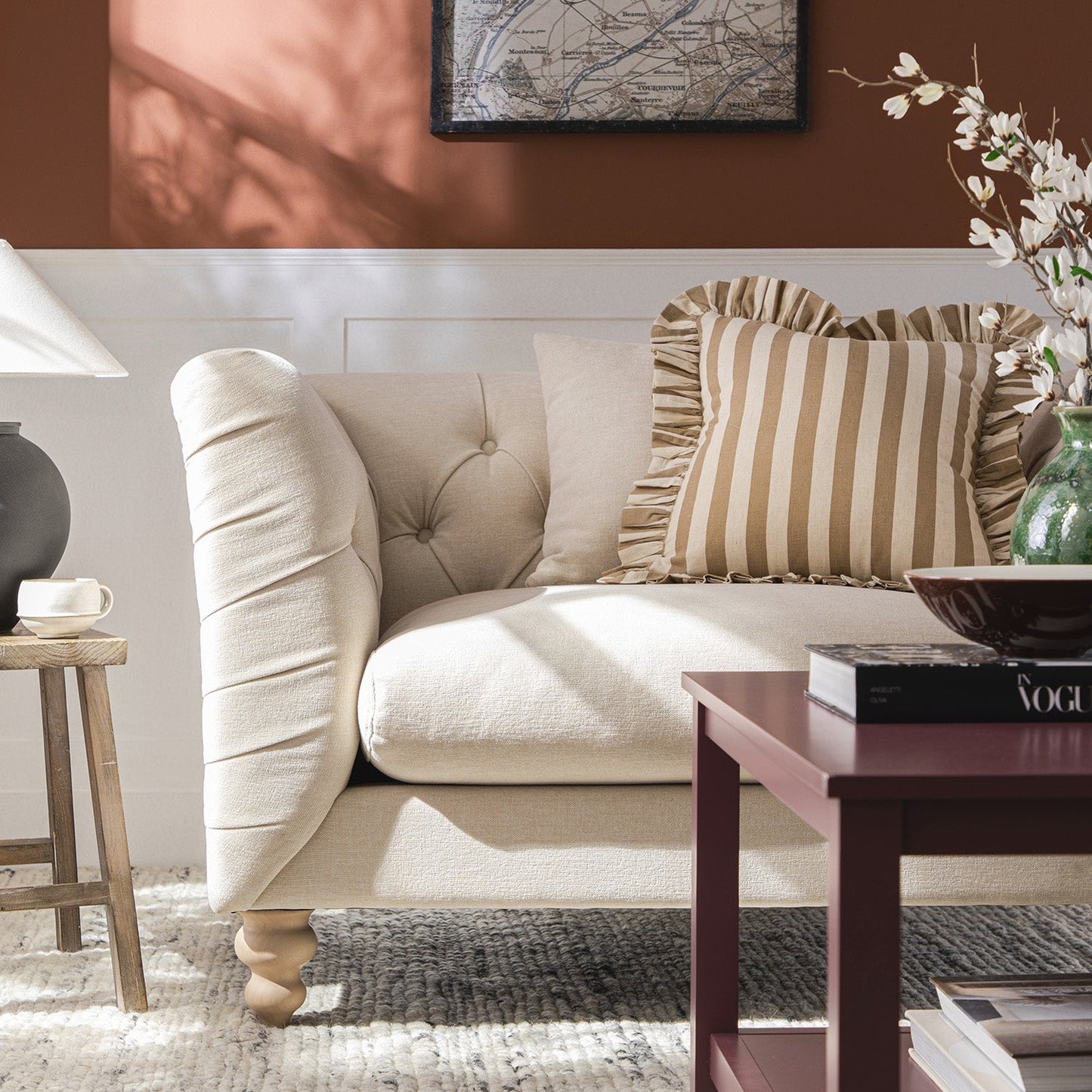 Causeuse Ashby Chesterfield, chenille avoine