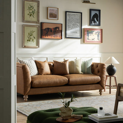 Grand canapé 3 places Ashby Chesterfield, similicuir beige