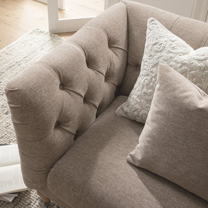 Causeuse Ashby Chesterfield, chenille taupe