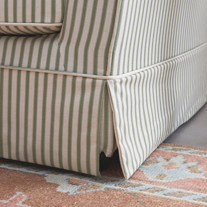 Canapé 2 places Fitz avec jupe, mélange de lin rayé sauge