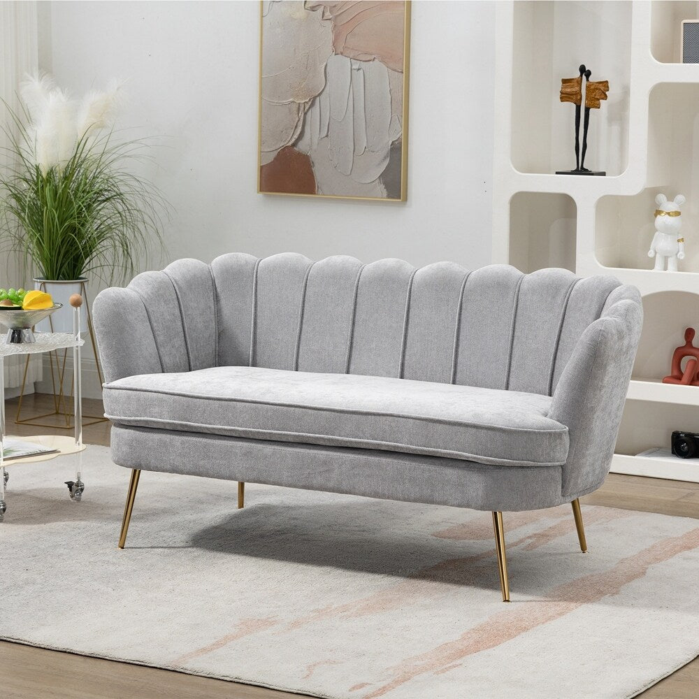 Petit canapé deux places avec pieds en métal doré - 2 places