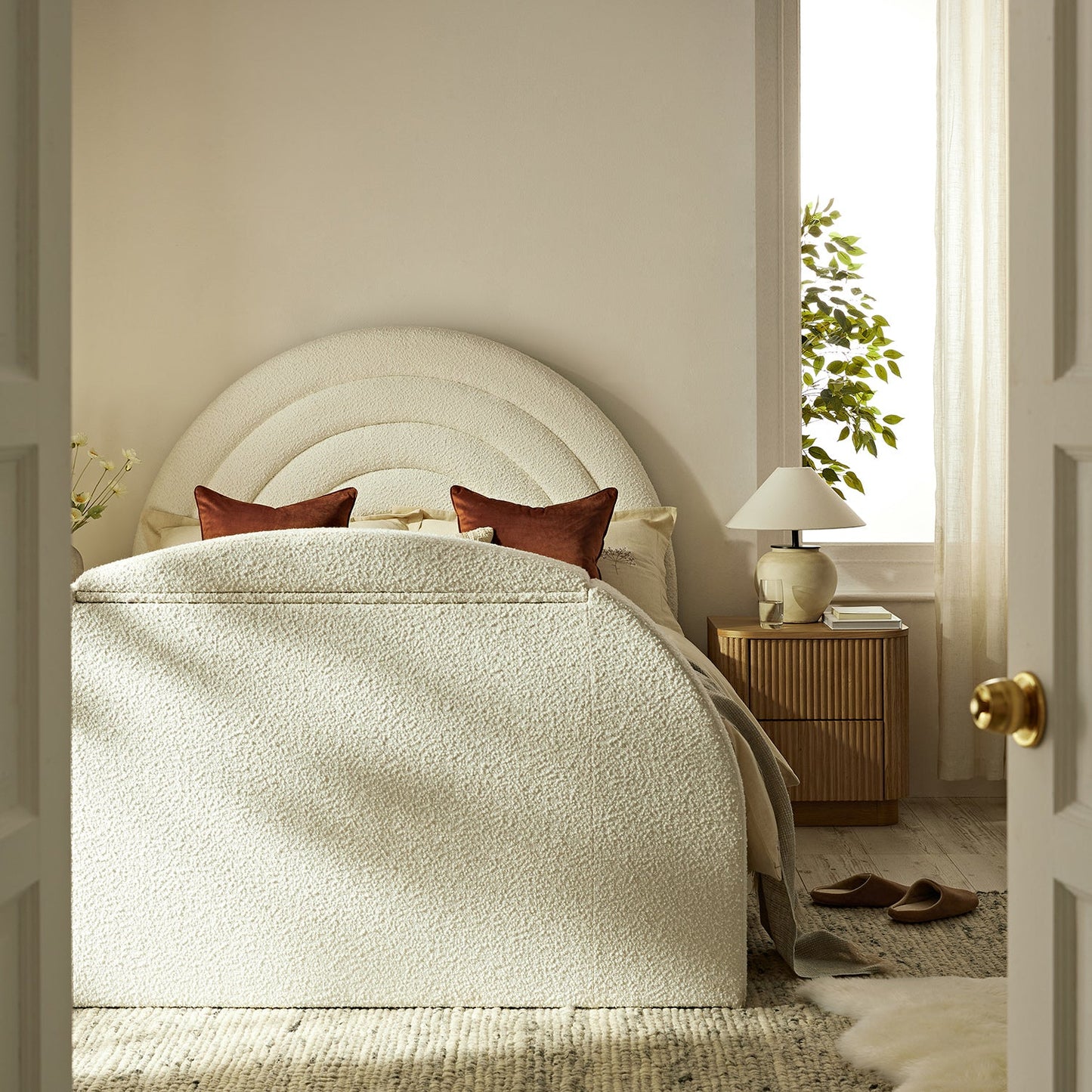Lit TV ottoman Archer White Boucle