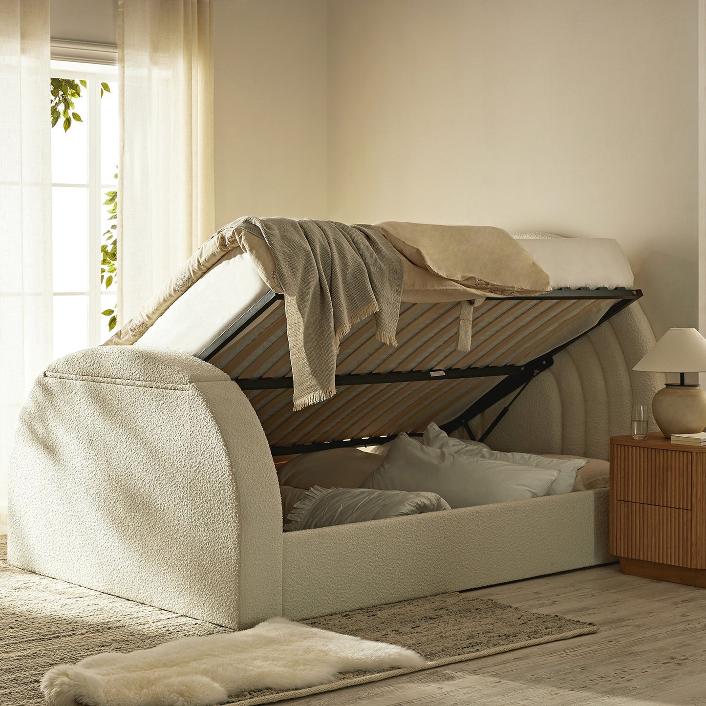 Lit TV ottoman Archer White Boucle