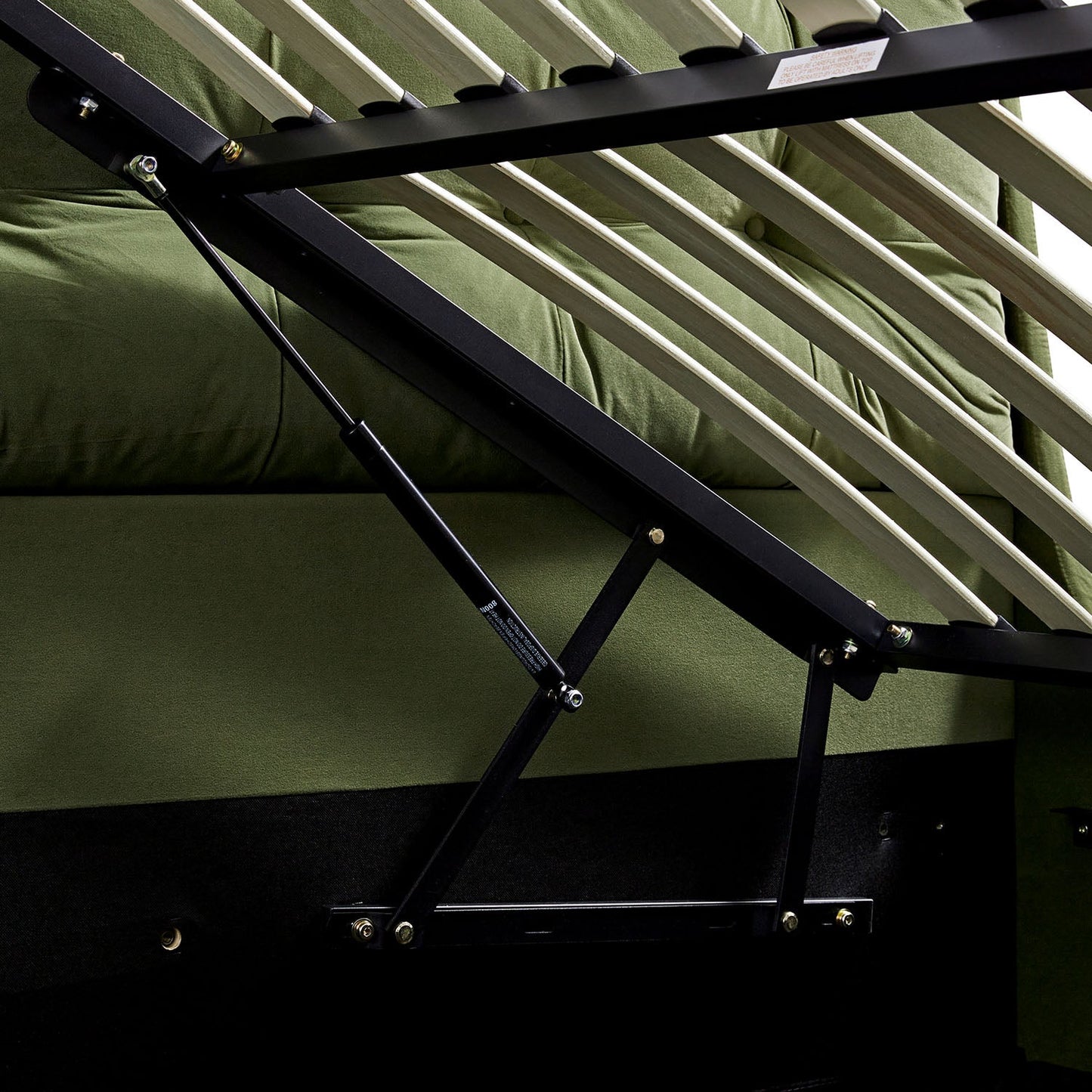 Lit TV ottoman en velours vert mousse Hadley