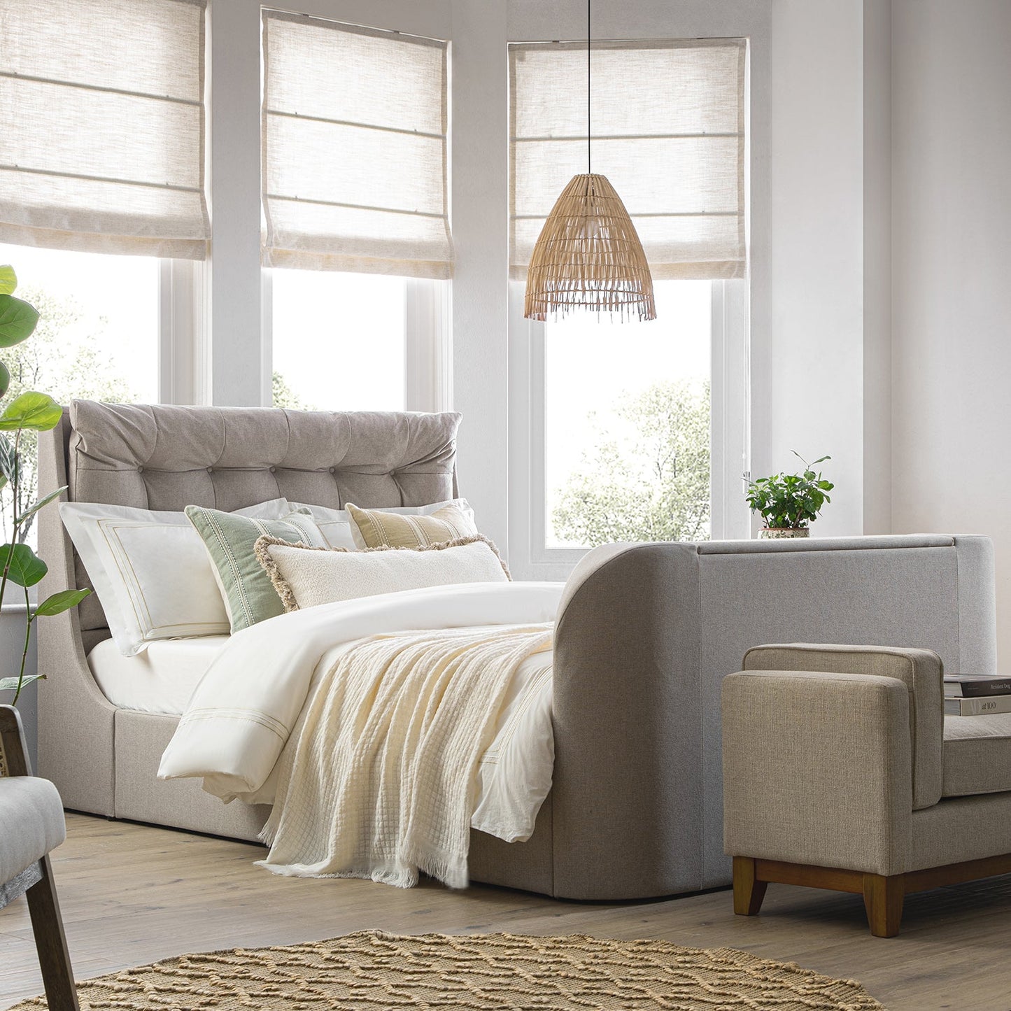 Lit TV ottoman en tissu Hadley Stone