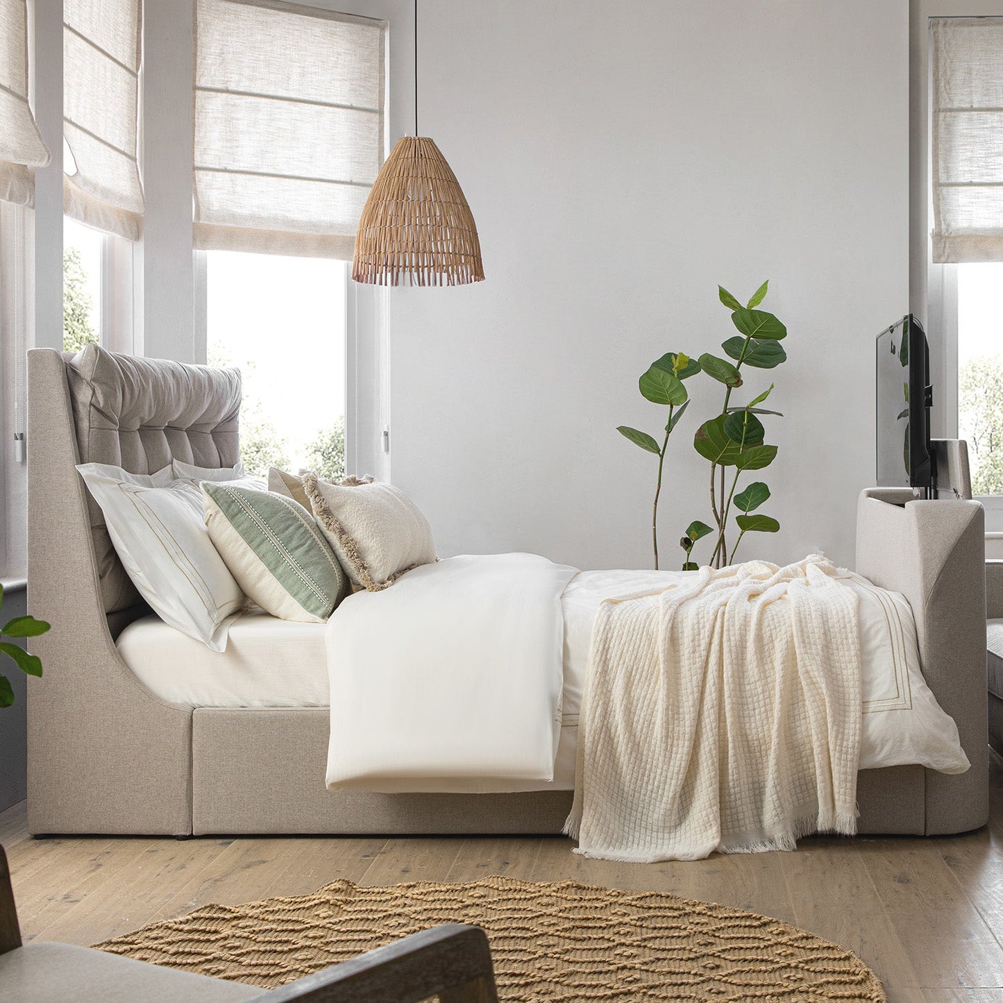 Lit TV ottoman en tissu Hadley Stone