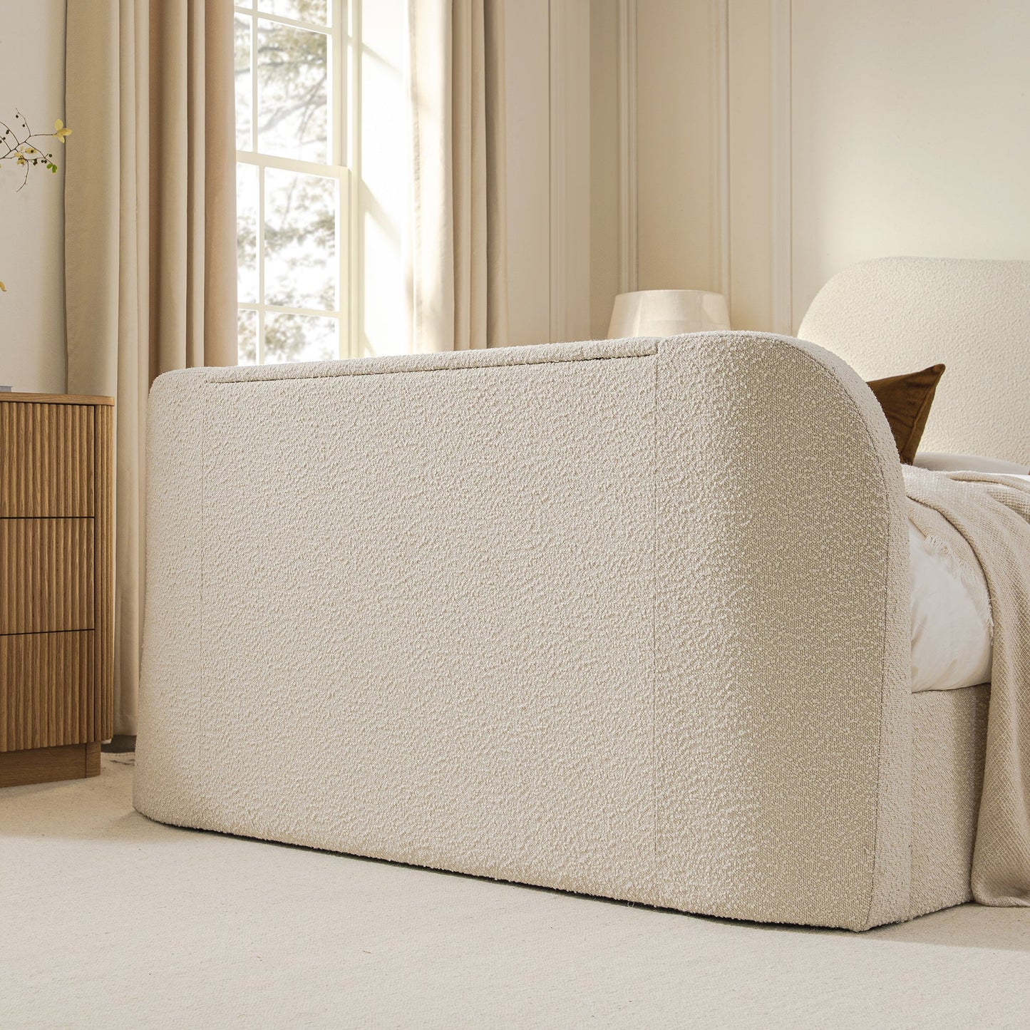 Tête de lit incurvée Egerie Beige Boucle Ottoman TV Bed