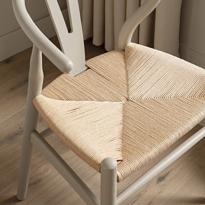 Chaise de salle à manger Hansel en bois tressé naturel, cadre couleur taupe clair