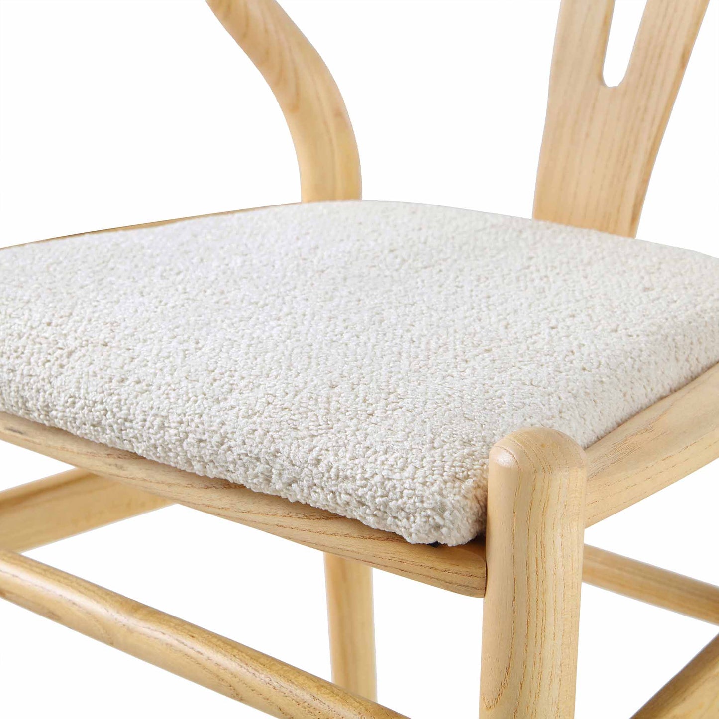 Chaise de salle à manger en bois Hansel, boucle blanc ivoire et cadre naturel