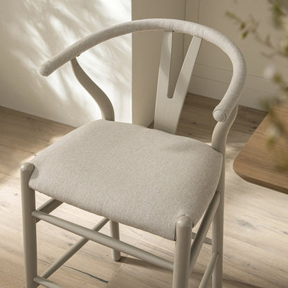 Tabouret de bar Hansel, structure taupe avec assise en tissu avoine