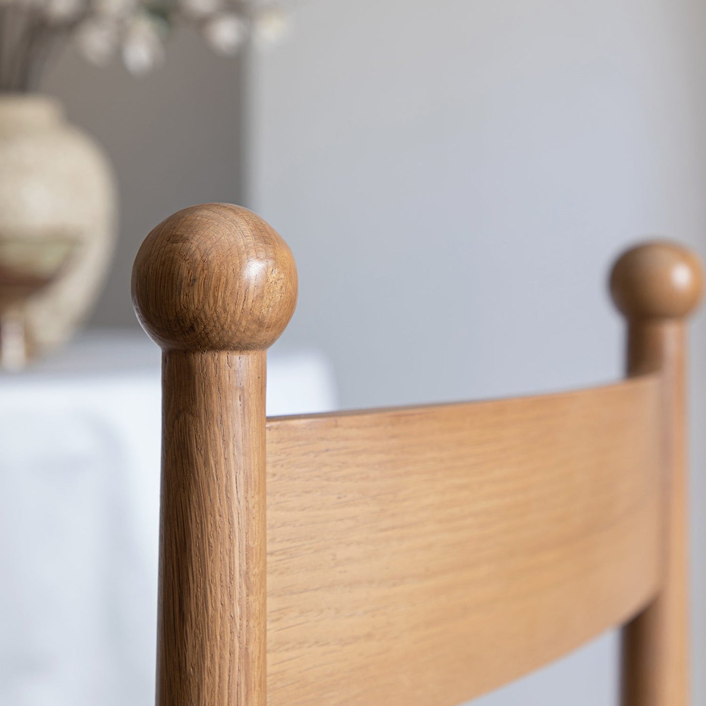 Chaise de salle à manger Tama, boucle taupe clair | Structure en chêne naturel