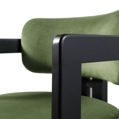 Chaise rembourrée Stanford à cadre courbé en chêne, velours vert mousse, cadre noir