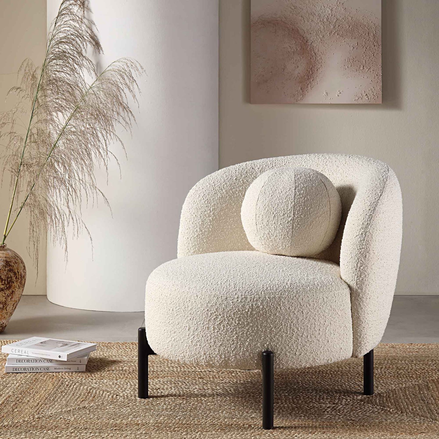 Fauteuil Amboise avec coussin boule, boucle écrue