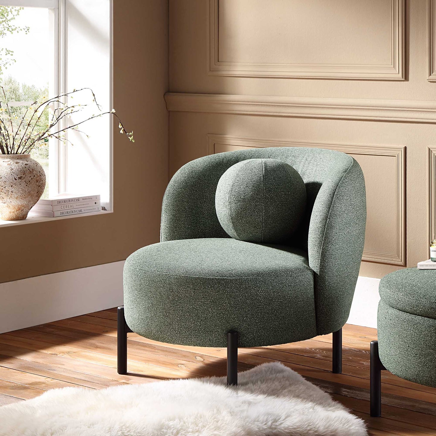 Fauteuil Amboise avec coussin boule, tissu texturé vert épicéa