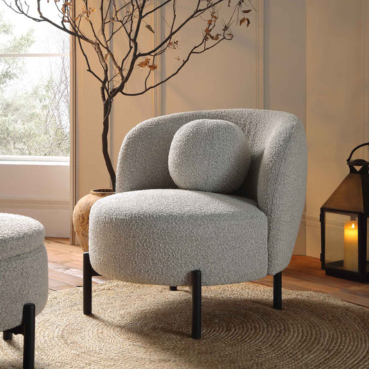 Fauteuil Amboise avec coussin boule, boucle gris brume
