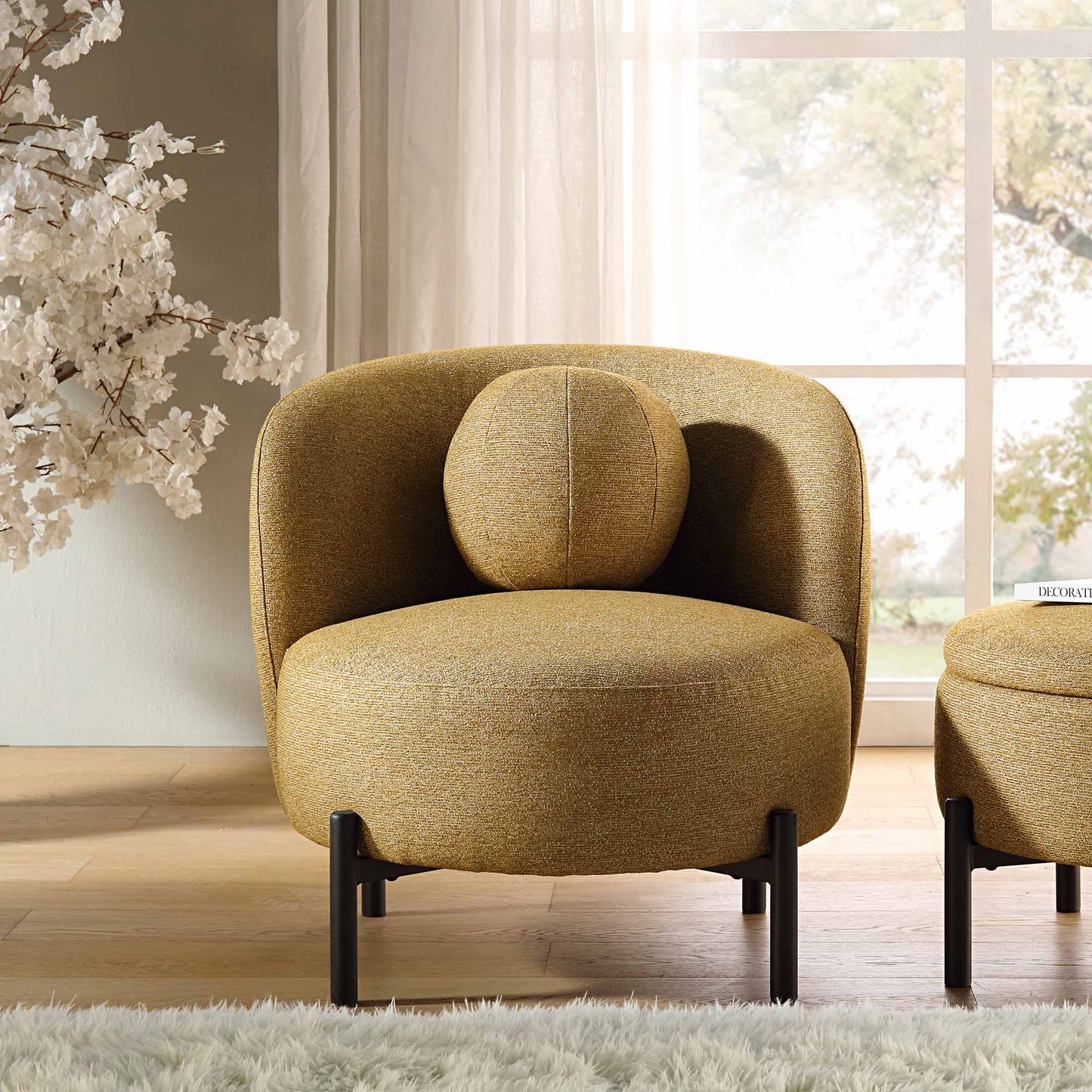 Fauteuil Amboise avec coussin boule, tissu texturé souci