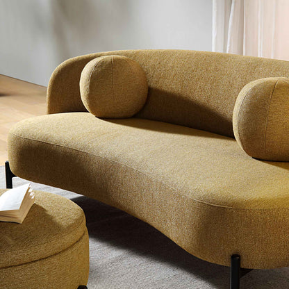 Canapé Amboise 3 places incurvé avec coussins boules, tissu texturé Marigold