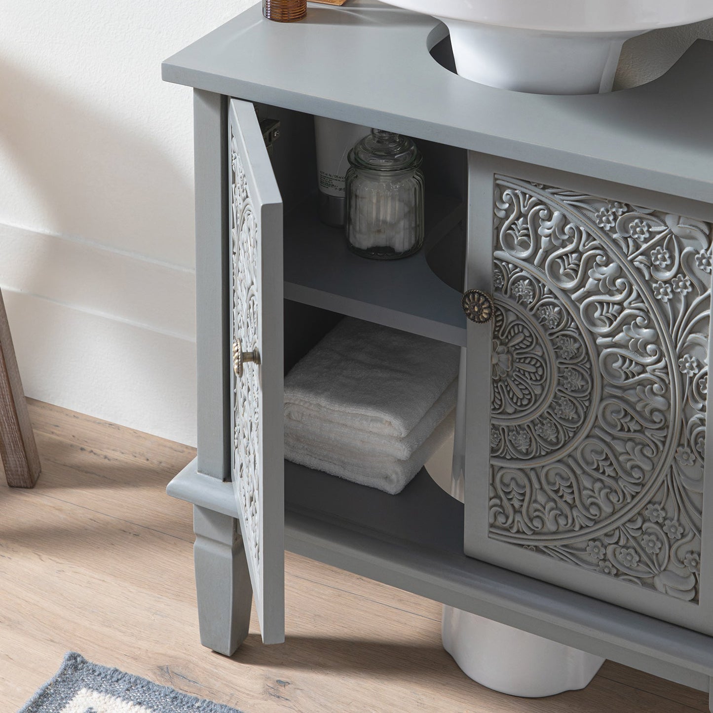 Meuble sous-lavabo de salle de bain sculpté Chantilly gris moyen