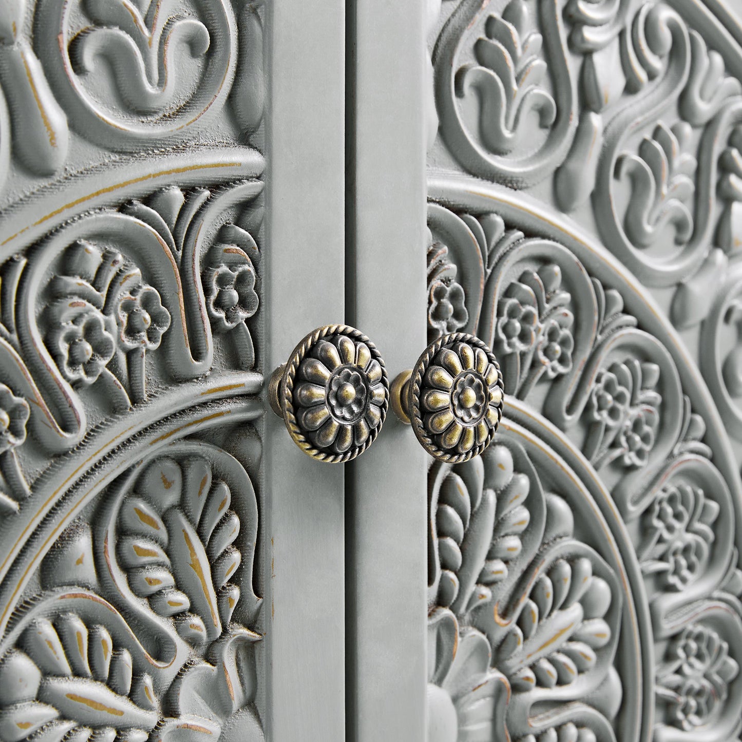 Petit buffet sculpté Chantilly gris moyen