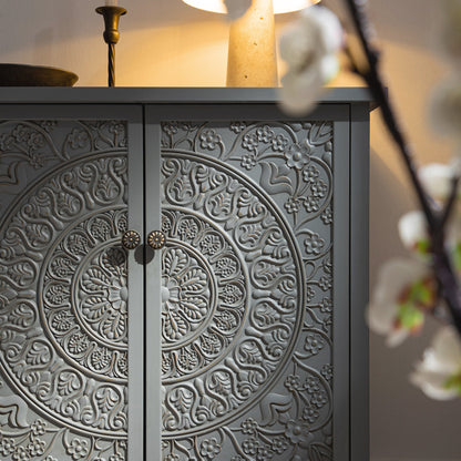 Petit buffet sculpté Chantilly gris moyen