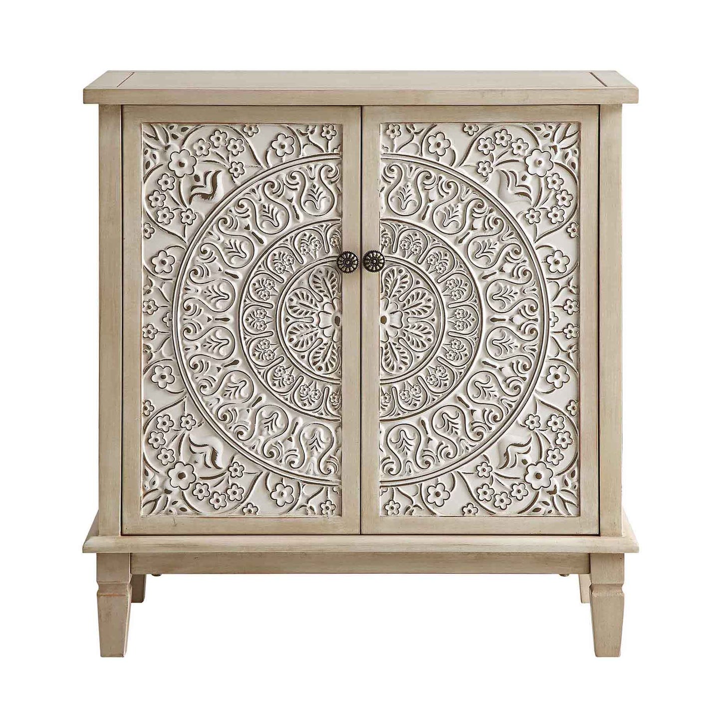 Petit buffet sculpté blanchi à la chaux de Chantilly