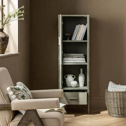 Armoire 1 porte Elstowe en imitation bambou et verre cannelé, vert sauge