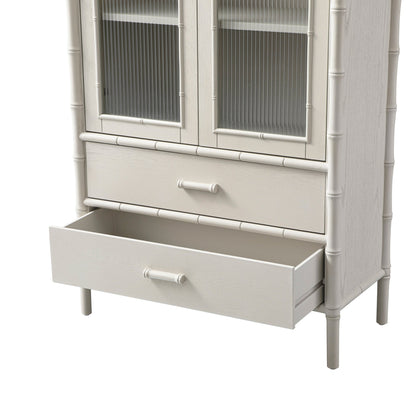 Armoire 2 portes Elstowe en imitation bambou et verre cannelé, blanc ombré