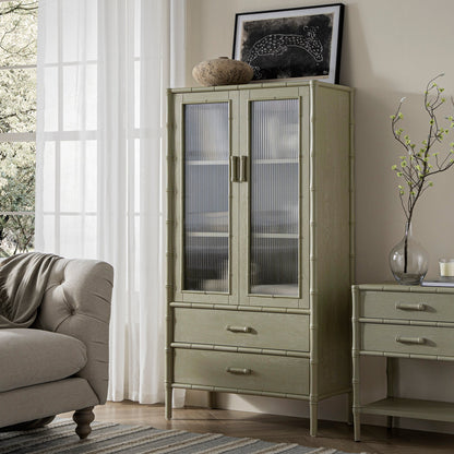 Armoire 2 portes Elstowe en imitation bambou et verre cannelé, vert sauge