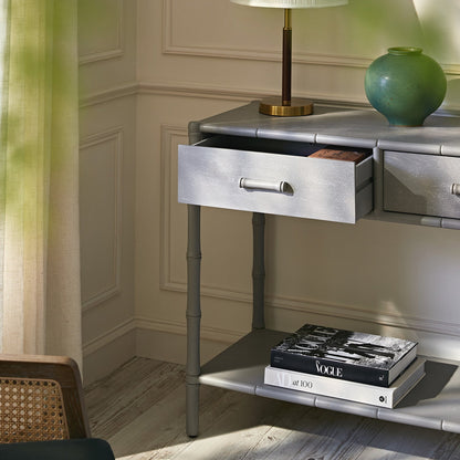 Console 2 tiroirs Elstowe en imitation bambou, gris chaud