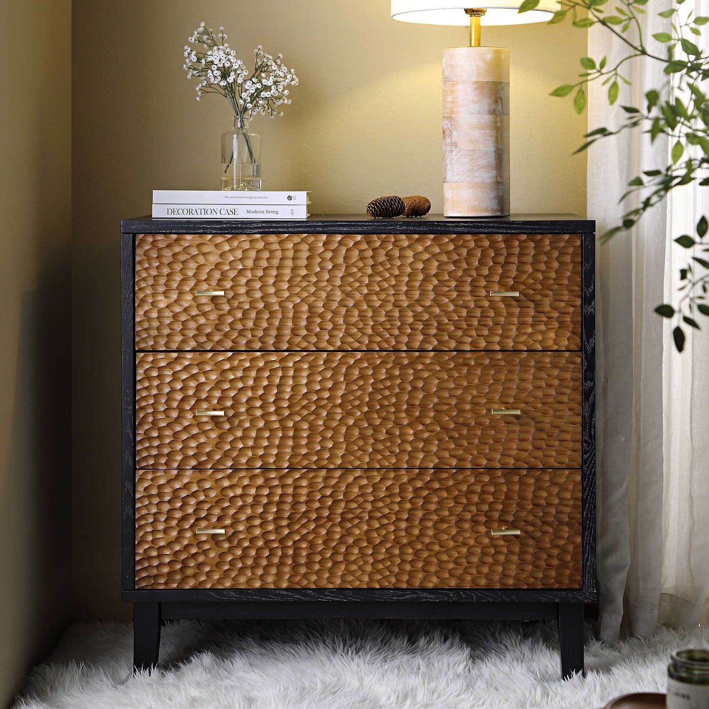 Commode 3 tiroirs sculptée Bianca Chip, bronze antique et noir