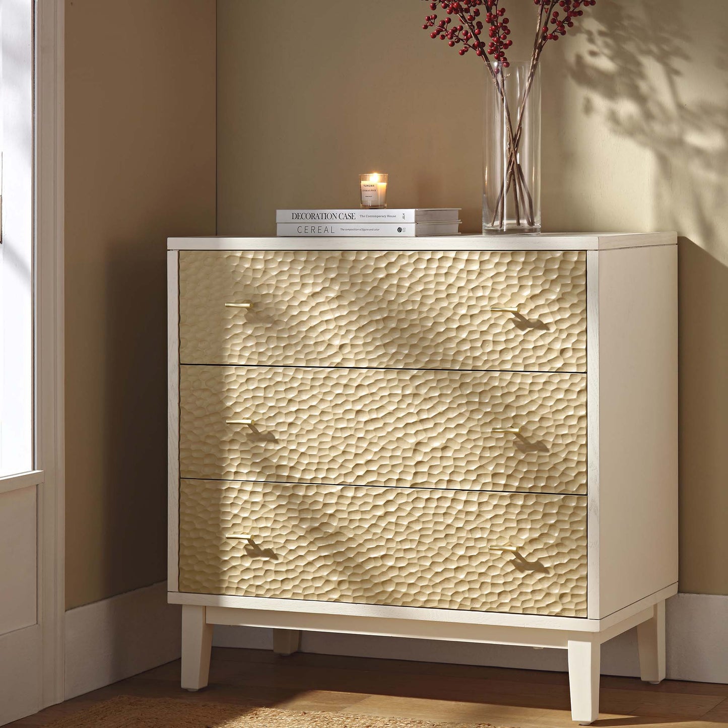 Commode 3 tiroirs sculptée Bianca Chip, beige sable et ivoire