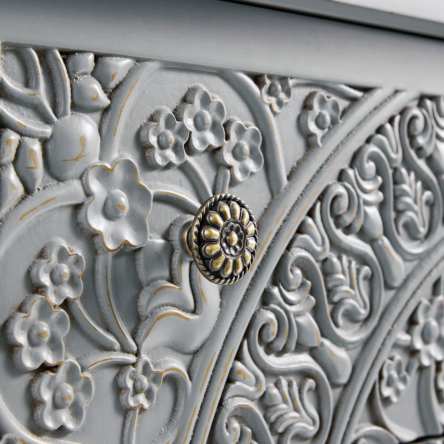 Commode 3 tiroirs sculptée gris moyen Chantilly