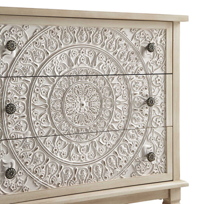 Commode à 3 tiroirs sculptée blanchie à la chaux de Chantilly