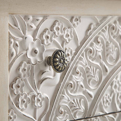 Commode à 3 tiroirs sculptée blanchie à la chaux de Chantilly