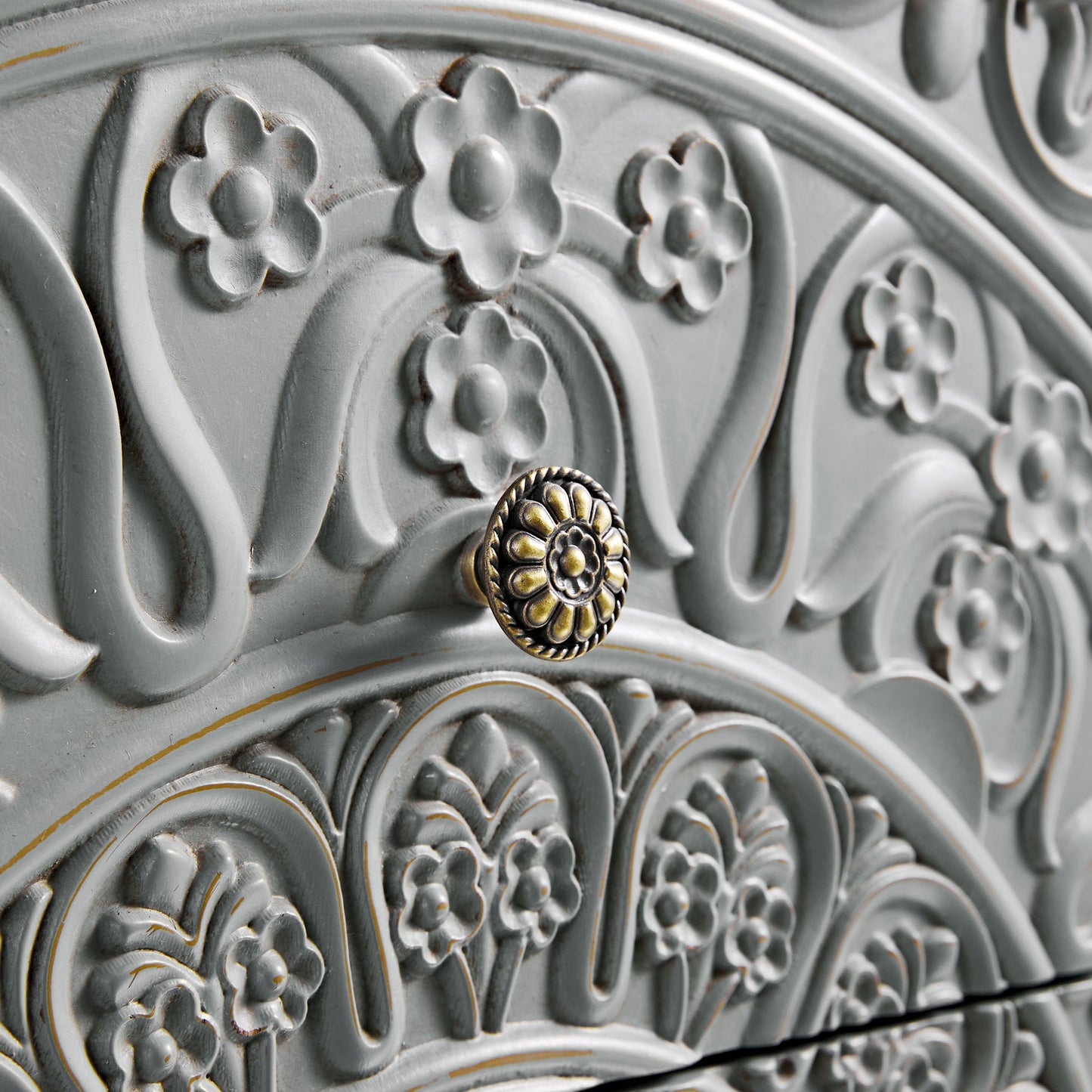 Commode 3 tiroirs sur 4 sculptée gris moyen Chantilly