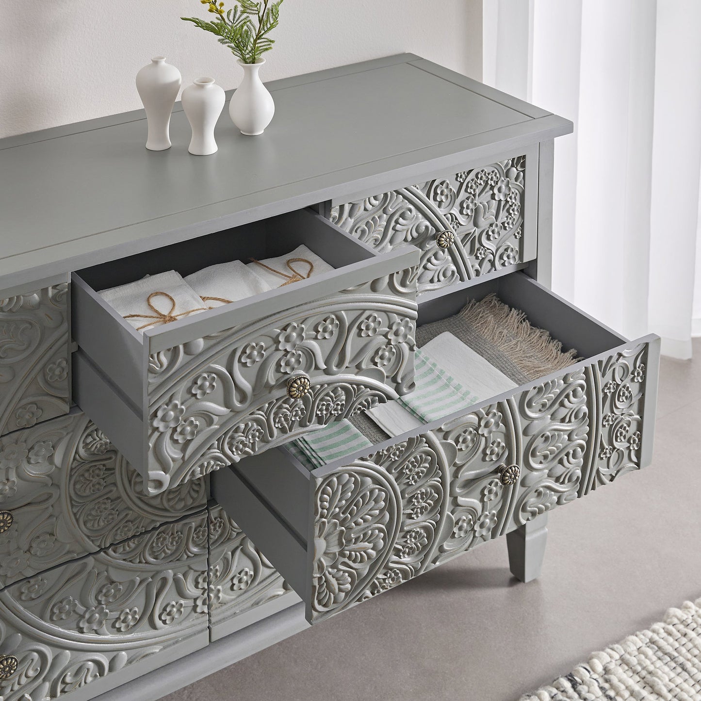 Commode 3 tiroirs sur 4 sculptée gris moyen Chantilly