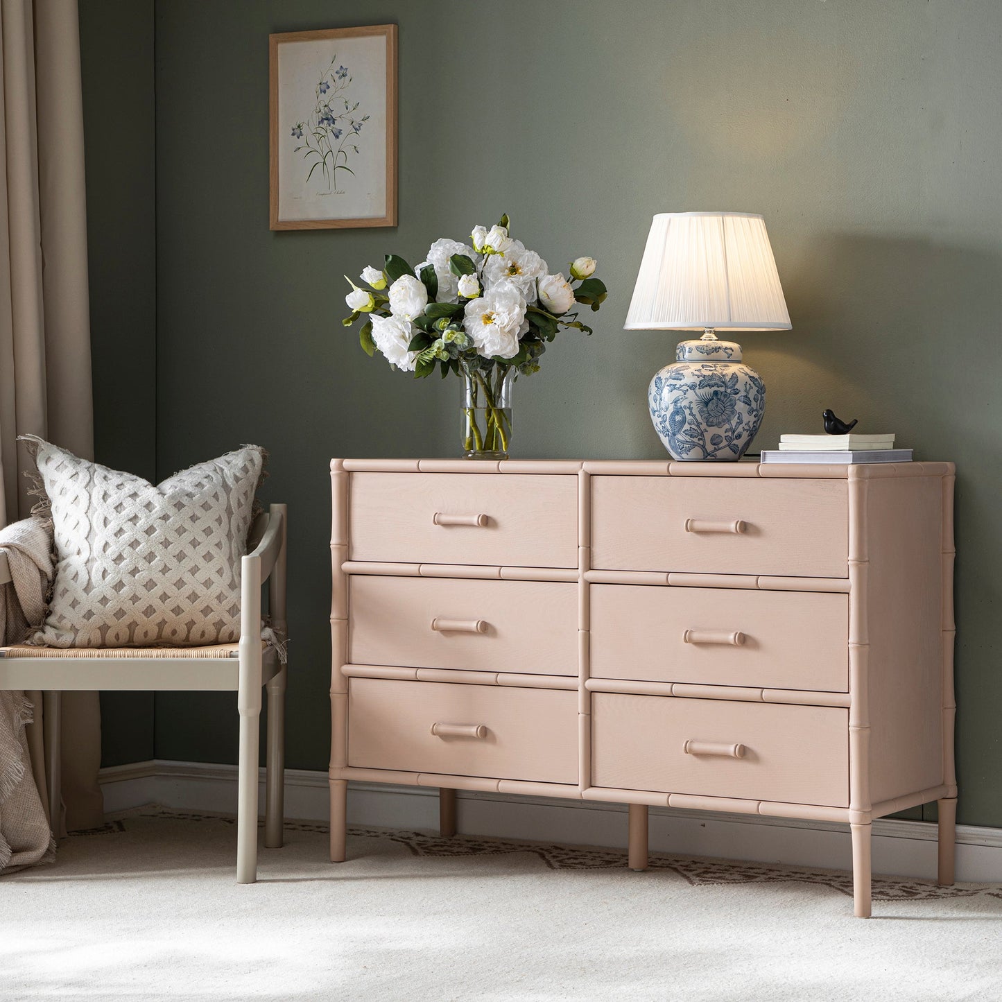 Commode 6 tiroirs Elstowe en imitation bambou, rose nude