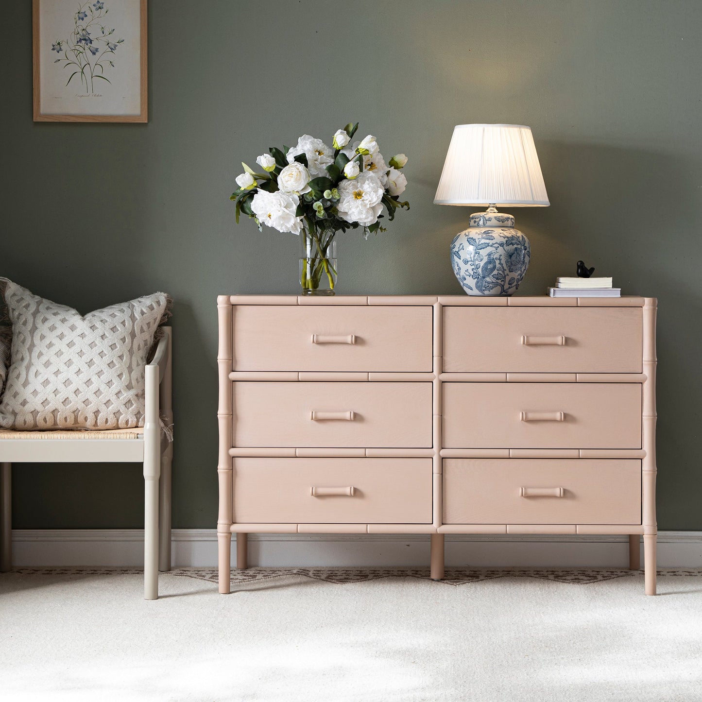 Commode 6 tiroirs Elstowe en imitation bambou, rose nude
