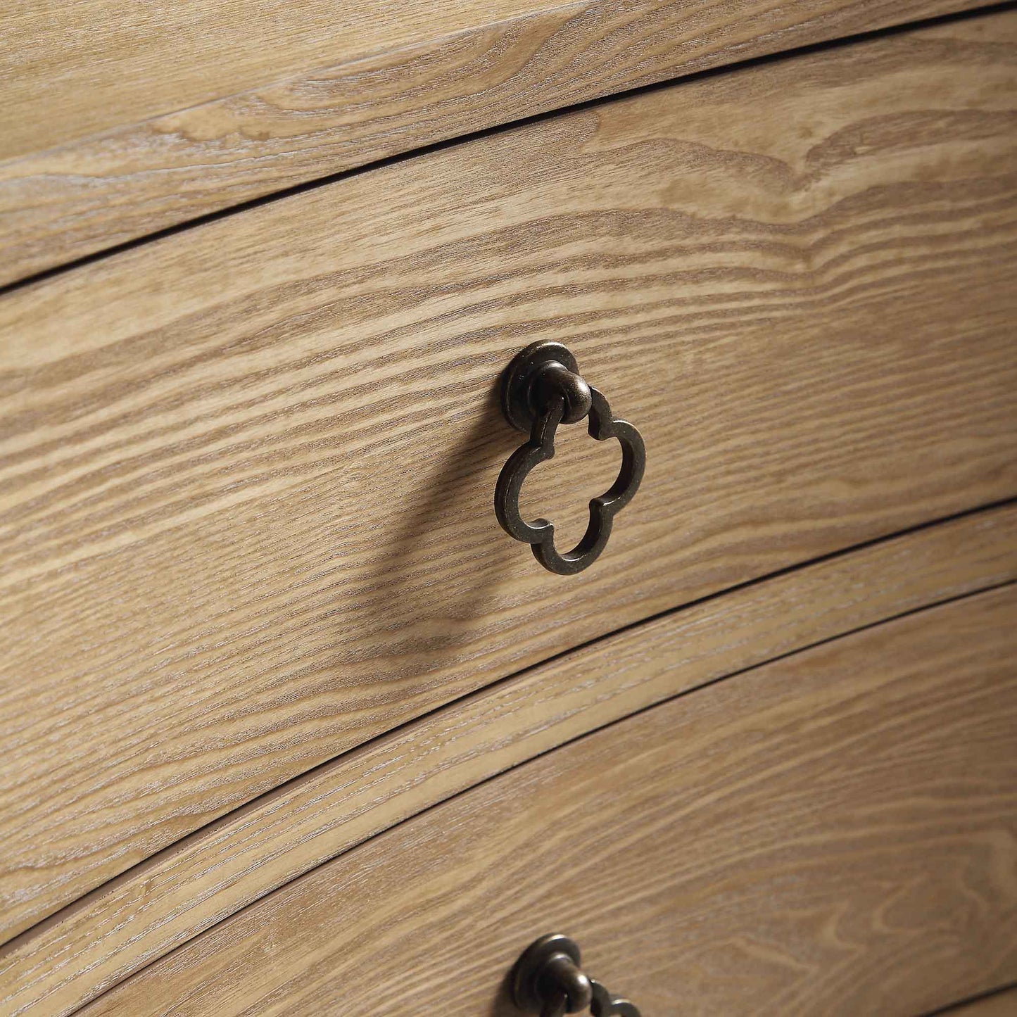 Table de chevet concave 3 tiroirs Thalia, naturelle